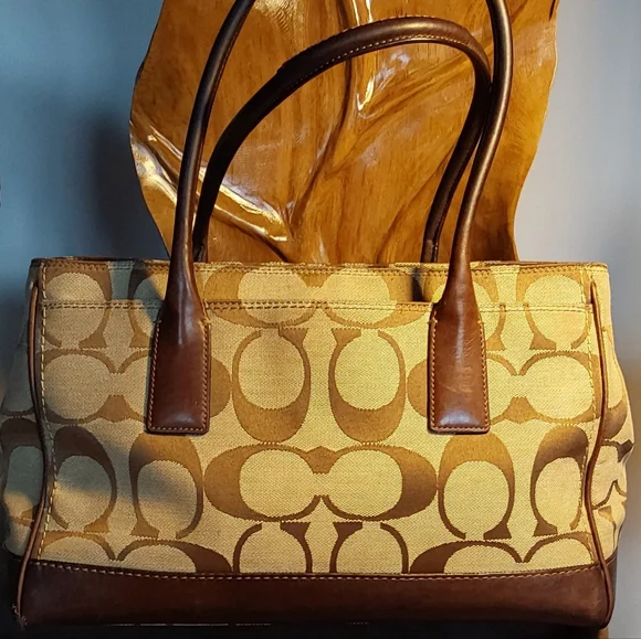 VINTAGE COACH HAMPTON SHOULDER BAG - Picture 2 of 12